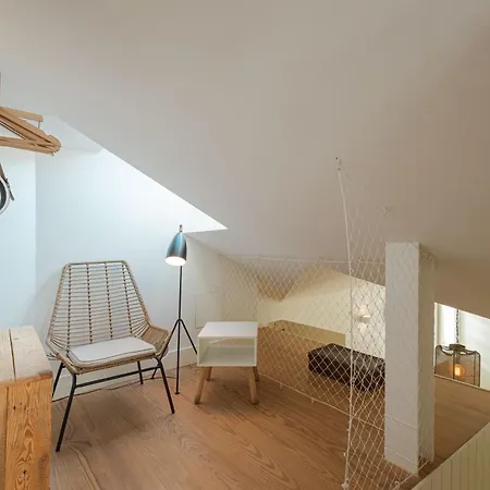 알마리아 - 오피시나 헤알 아파르트멘트 시아두 * 리스본