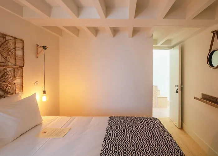 Almaria - Officina Real | Chiado * Lisboa